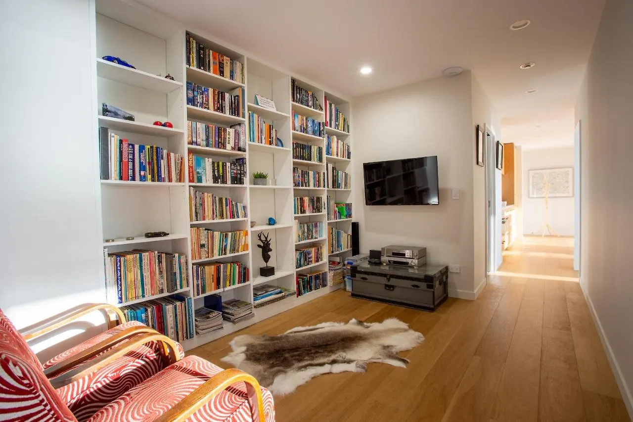 Beautiful Balmoral Hill Apartment Christchurch